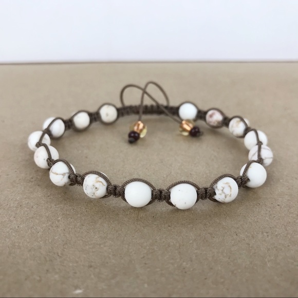 Handmade} Howlite Adjustable Bracelet - Picture 2 of 4